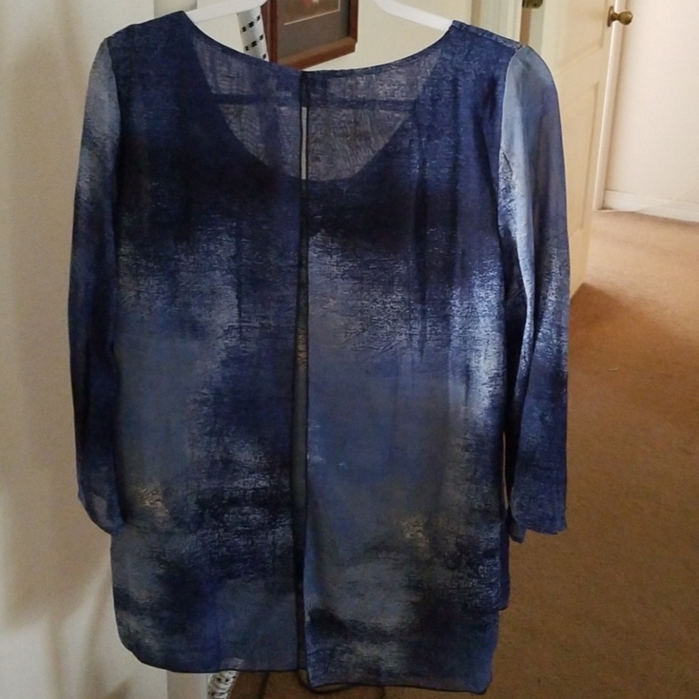 Top - Picture 2 of 4